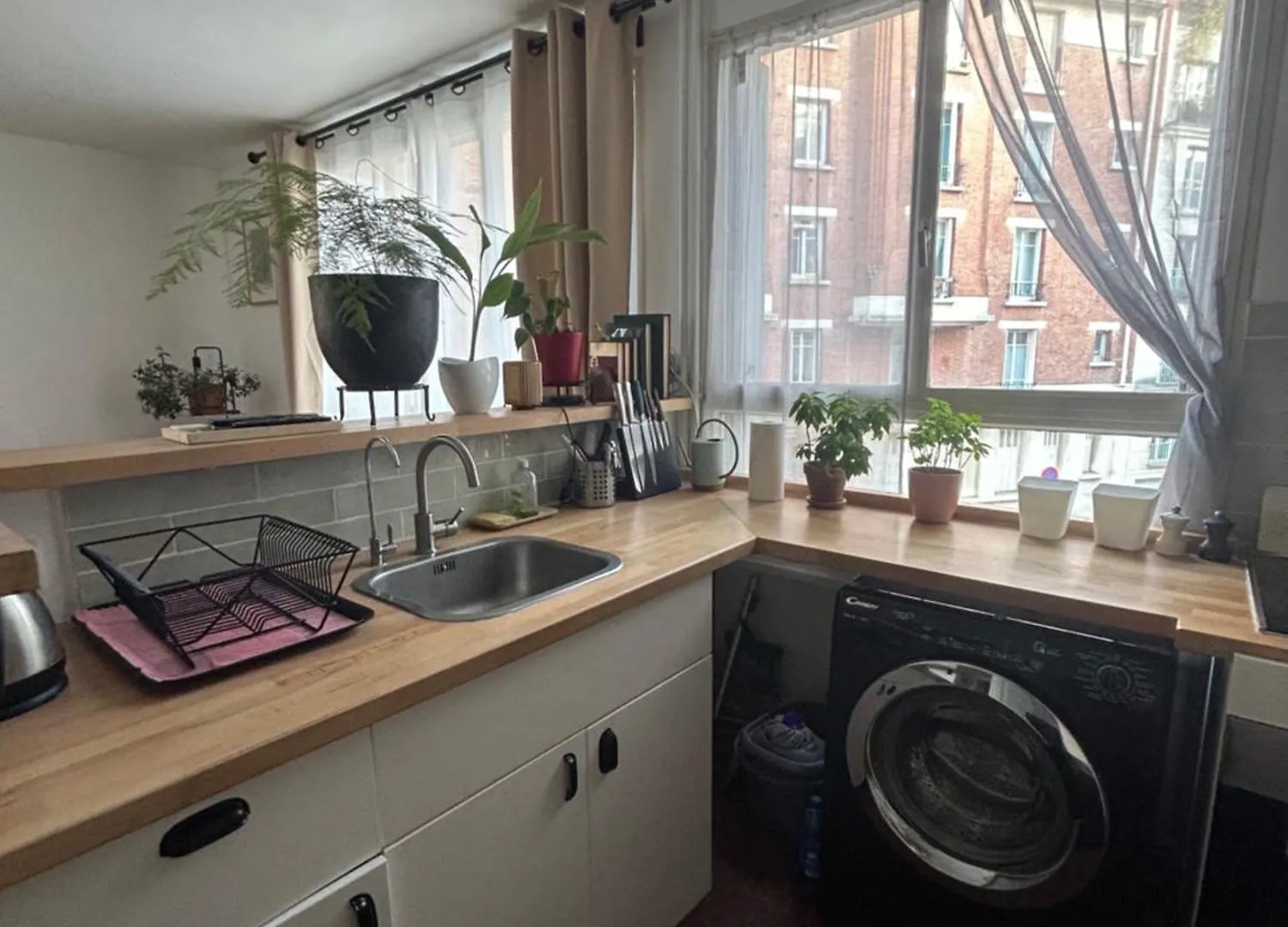 Apartment Grand Appartement 2 Pieces Dans Le 20Eme A Paris
