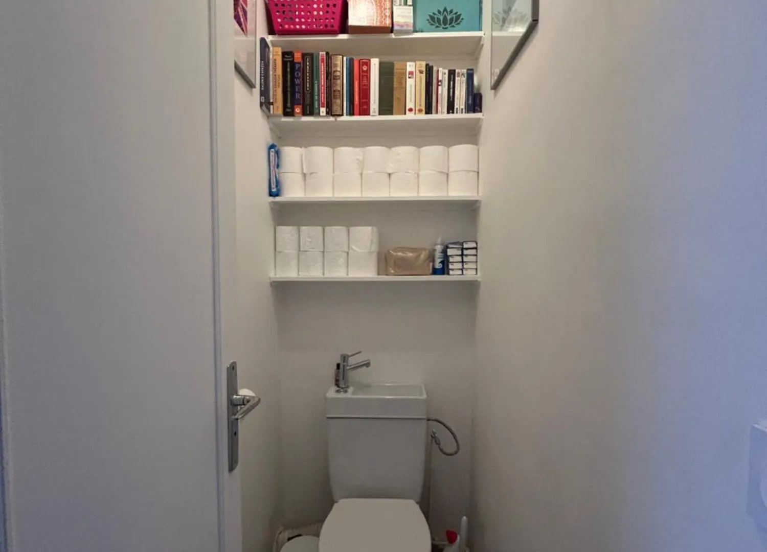 Grand Appartement 2 Pieces Dans Le 20Eme A Paris 0*,  France