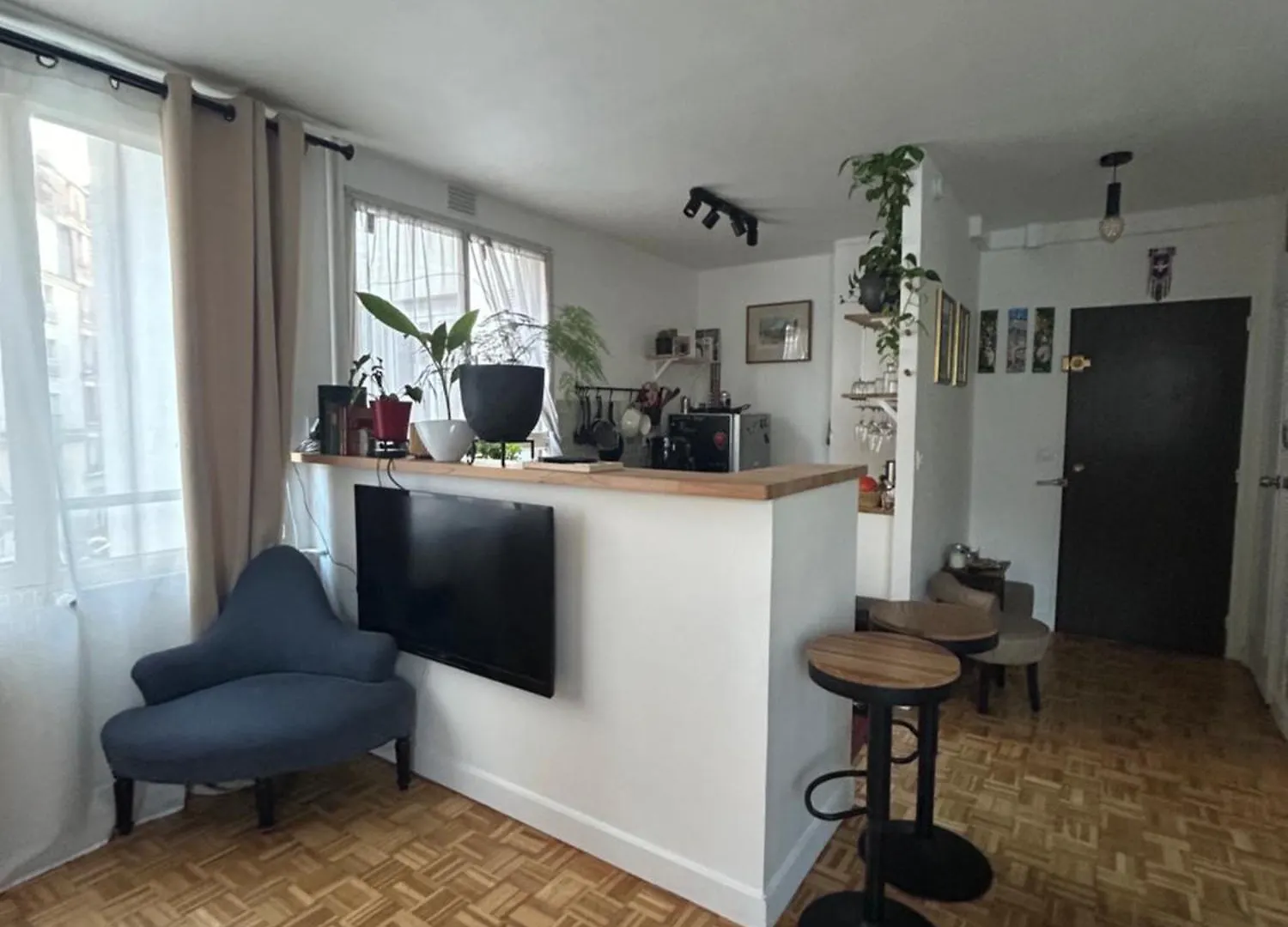 Grand Appartement 2 Pieces Dans Le 20Eme A Paris 0*,